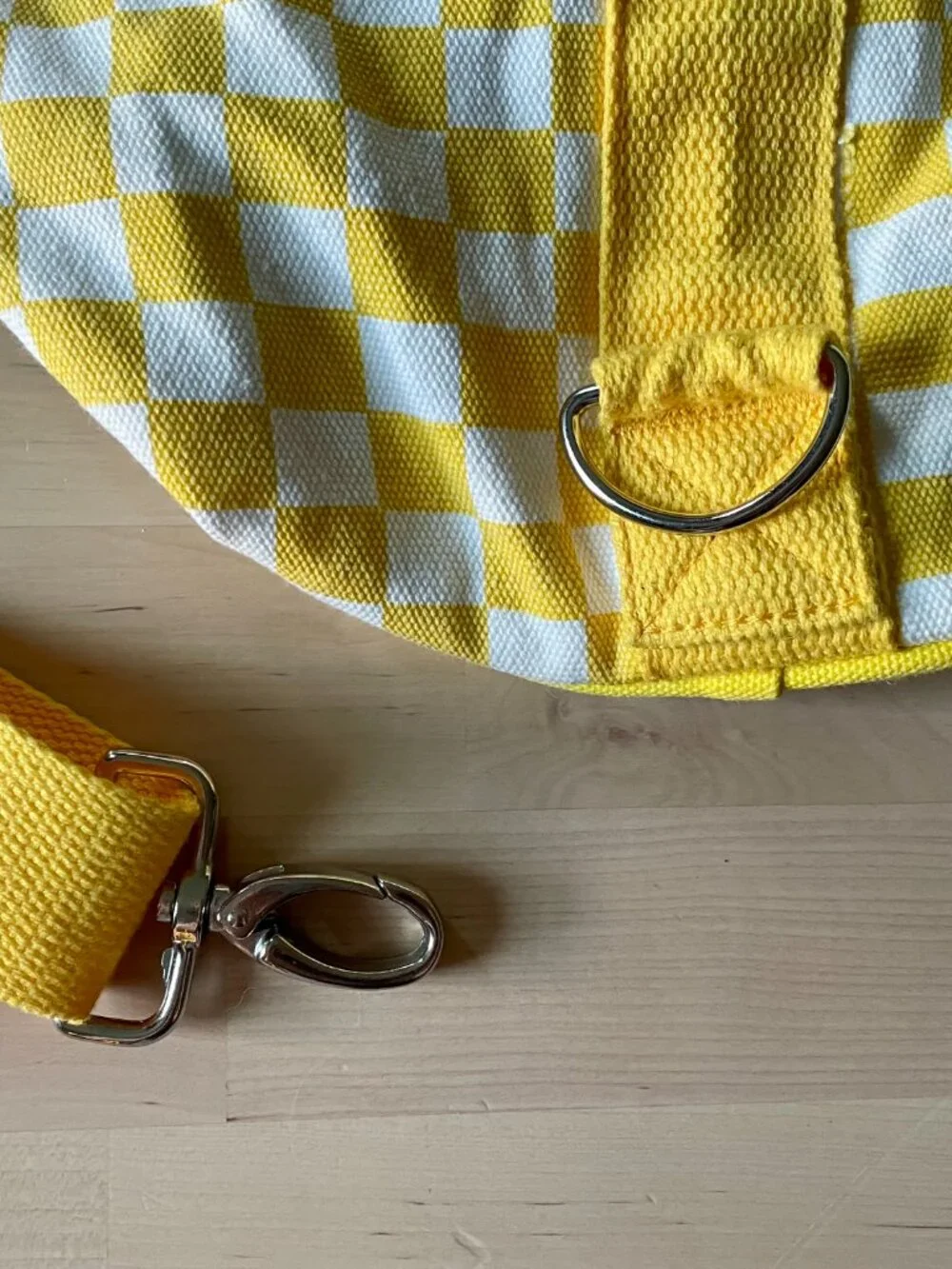 Teddy Fresh Unisex Yellow & White Checkered Drawstring Shoulder Bag Crossbody